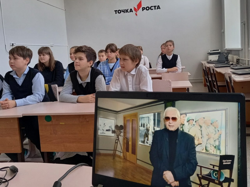 "По ту сторону экрана" "По ту сторону экрана".